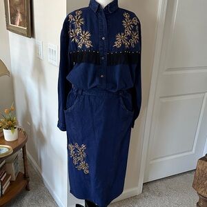 Vintage Carolina Bay 2 Piece Embroidered Blue Denim Set. Size Small